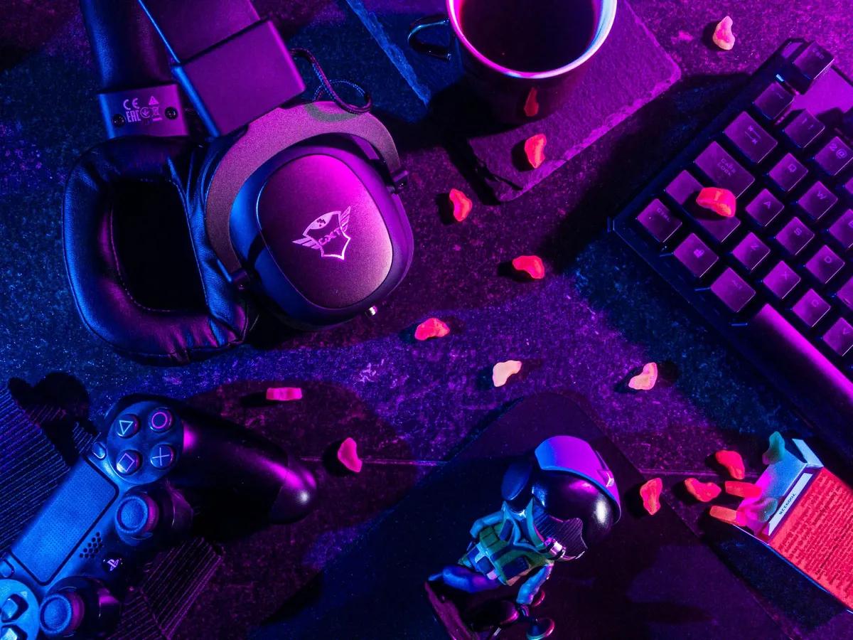 Znani e-sportowcy, którzy łączą e-sport z edukacją