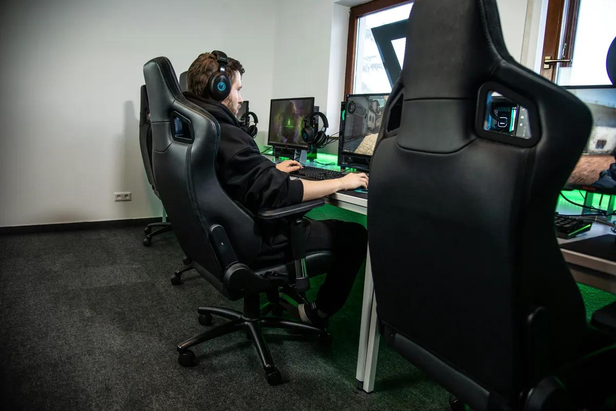 Jak długo potrwa, zanim główne tytuły e-sportowe będą miały markowe gry slotowe?
