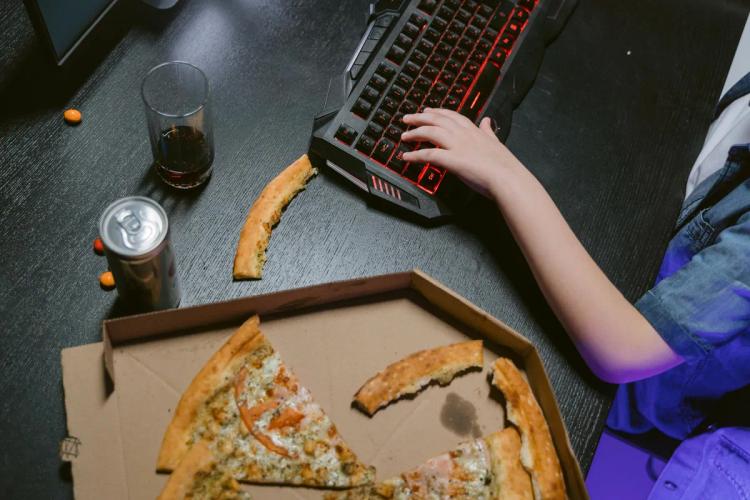 Piksele, nagrody i klucze publiczne: dziwaczny świat, w którym e-sport spotyka się z kryptowalutą