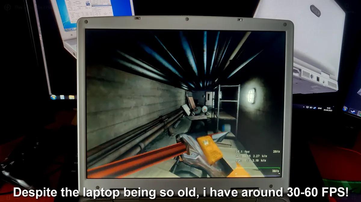 Modder Half-Life tworzy mapę Half-Life 2 w GoldSrc i uruchamia ją na laptopie z 2002 roku