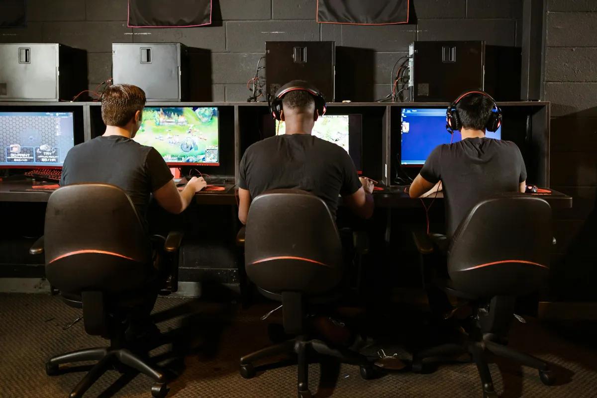 W jaki sposób e-sport i krypto zrewolucjonizowały świat gamingu online?