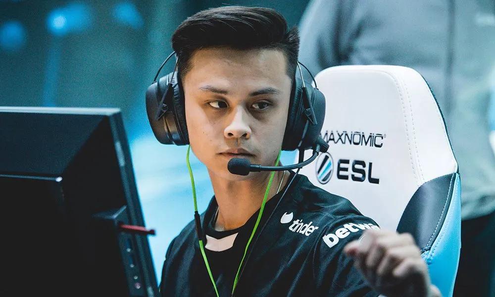 Skandal w CS2: Stewie2k oskarżony o wyłudzenie od gracza gotówki i rzadkich skórek