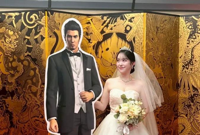 Tekturowy Kazuma Kiryu staje się centrum fanowskiego ślubu w Tokio