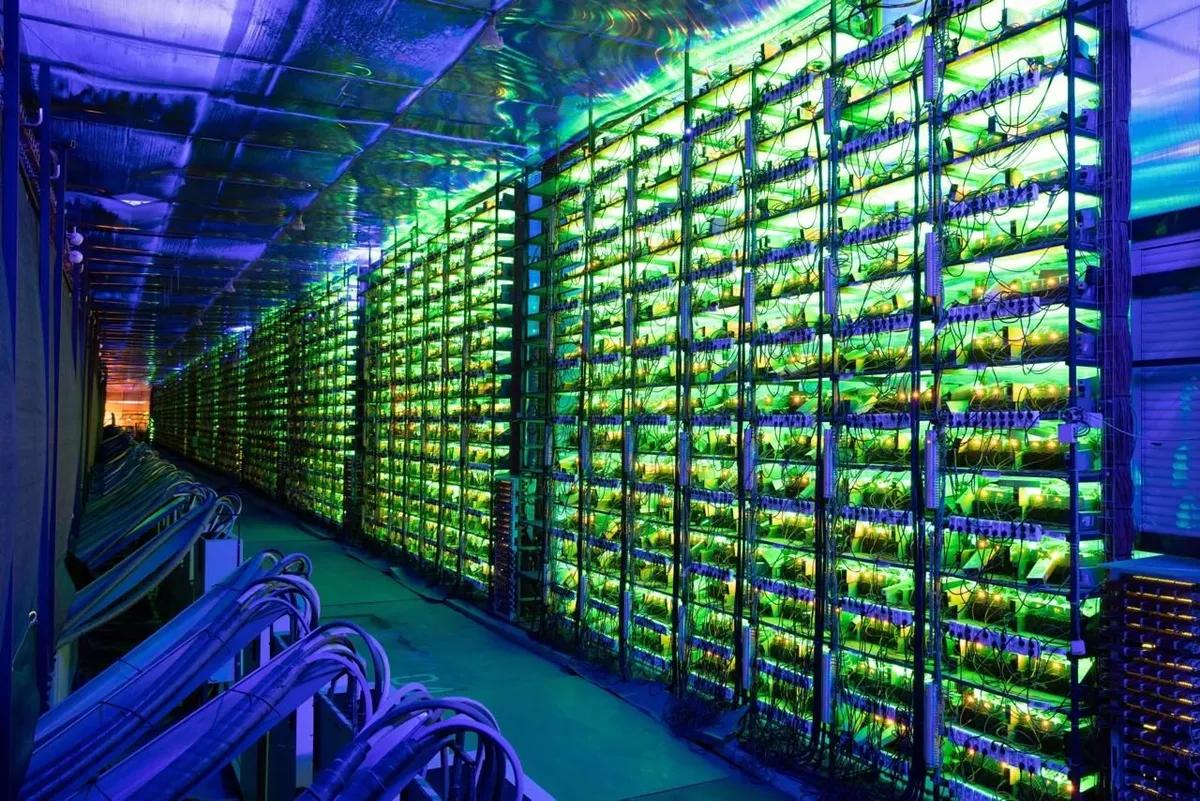 Górnicy Bitcoinów pod presją, ponieważ koszty produkcji rosną powyżej ceny rynkowej, co wymusza konsolidację w całej branży