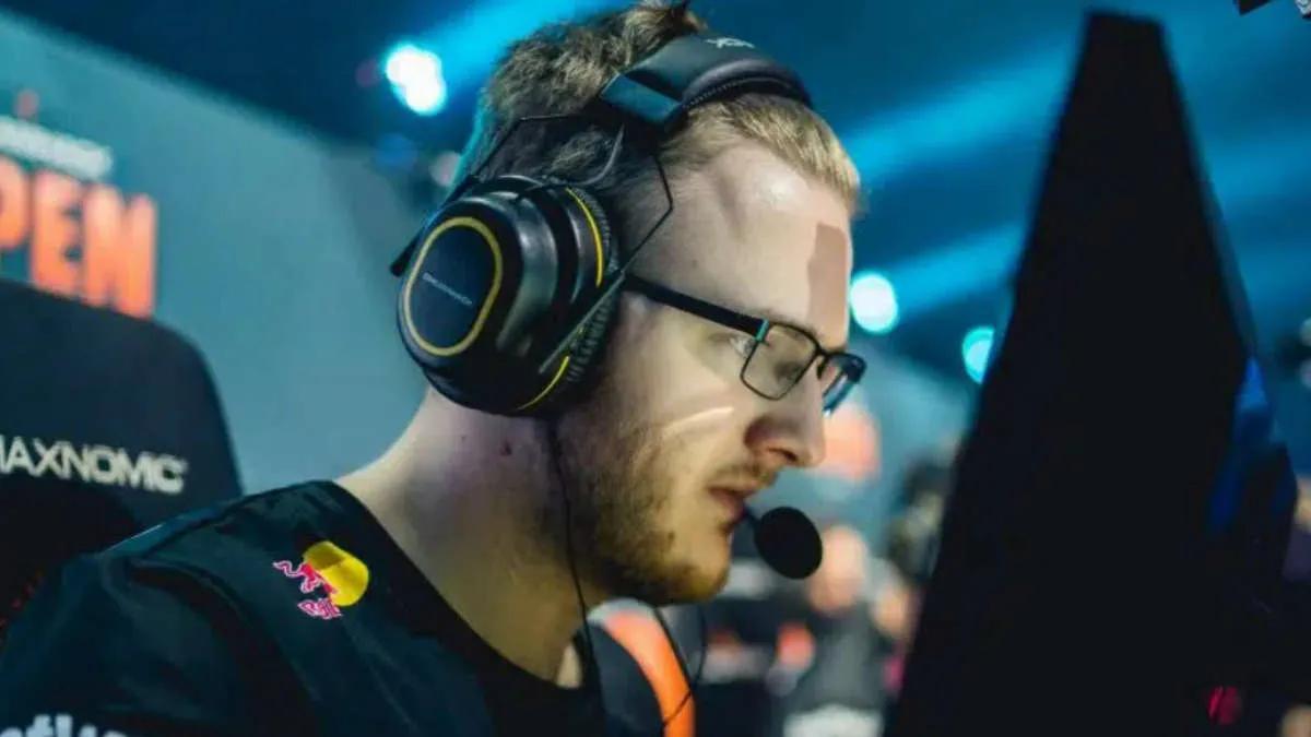 fnatic przeniósł się smooya na ławkę