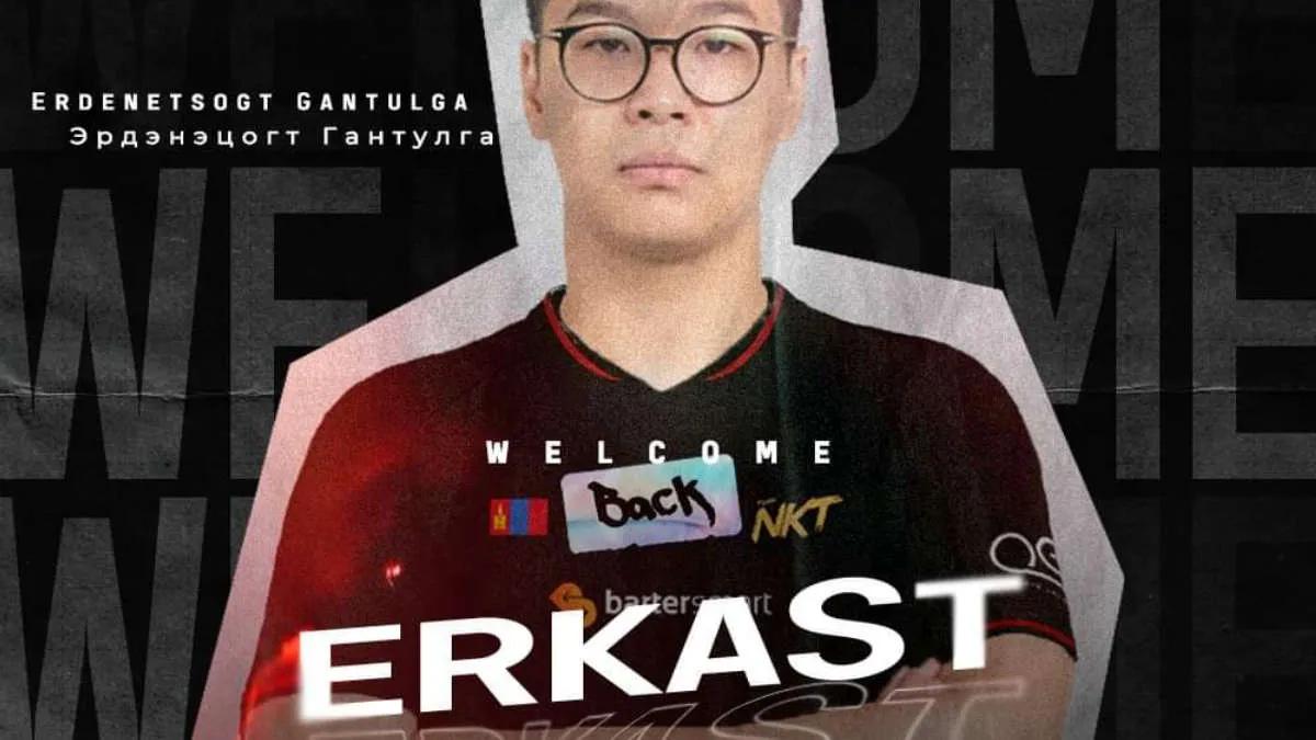 erkaSt wraca do Team NKT