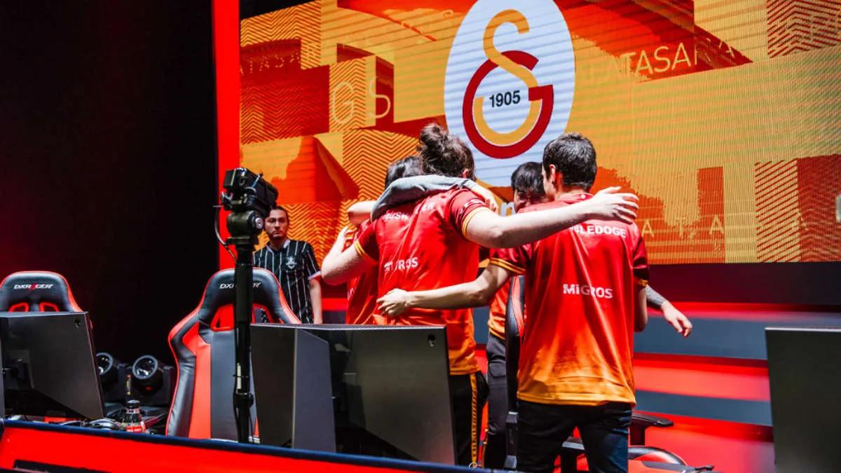 Galatasaray Esports i Fenerbah ç e Esports anulowali składy na League of Legends