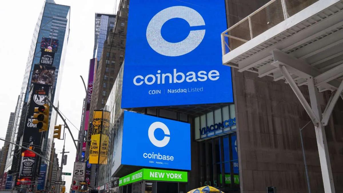 Coinbase: przychody firmy w 2022 roku będą o połowę mniejsze niż w 2021 roku