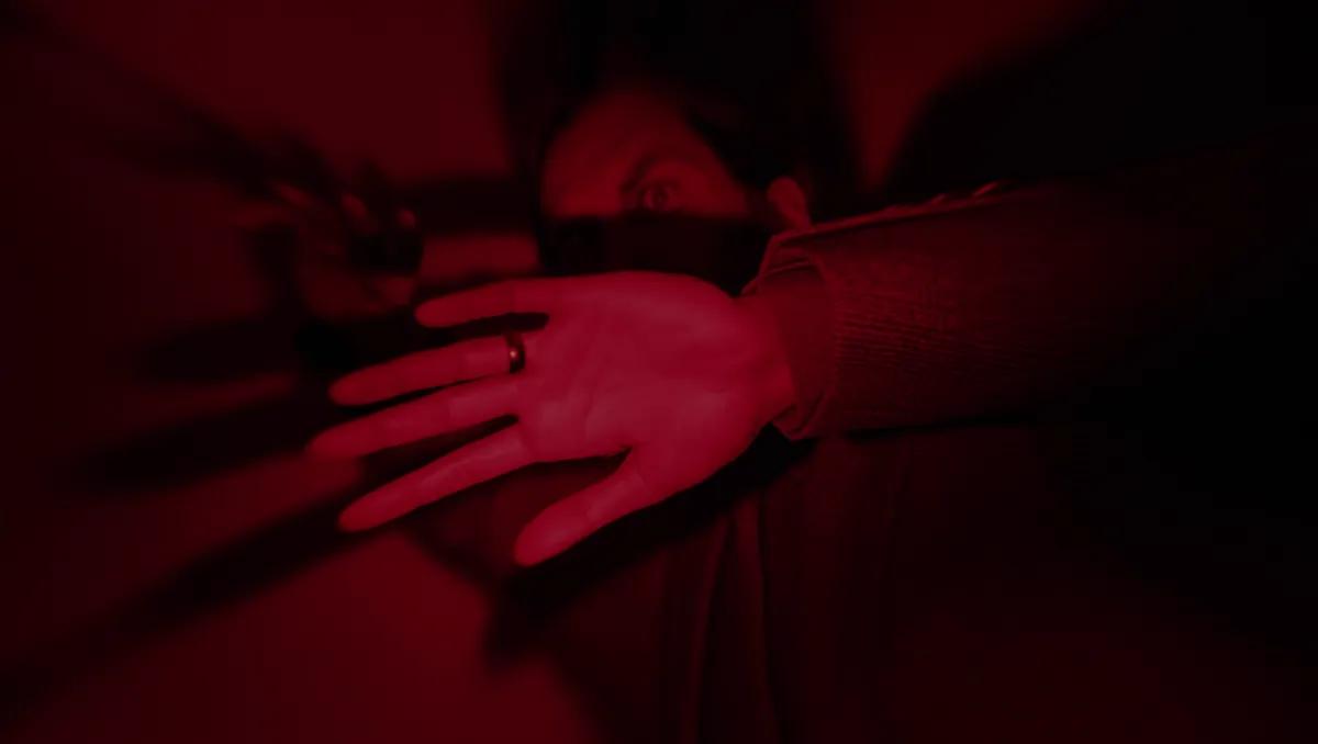 TOP 10 horrorów, które budują strach bez jumpscare'ów