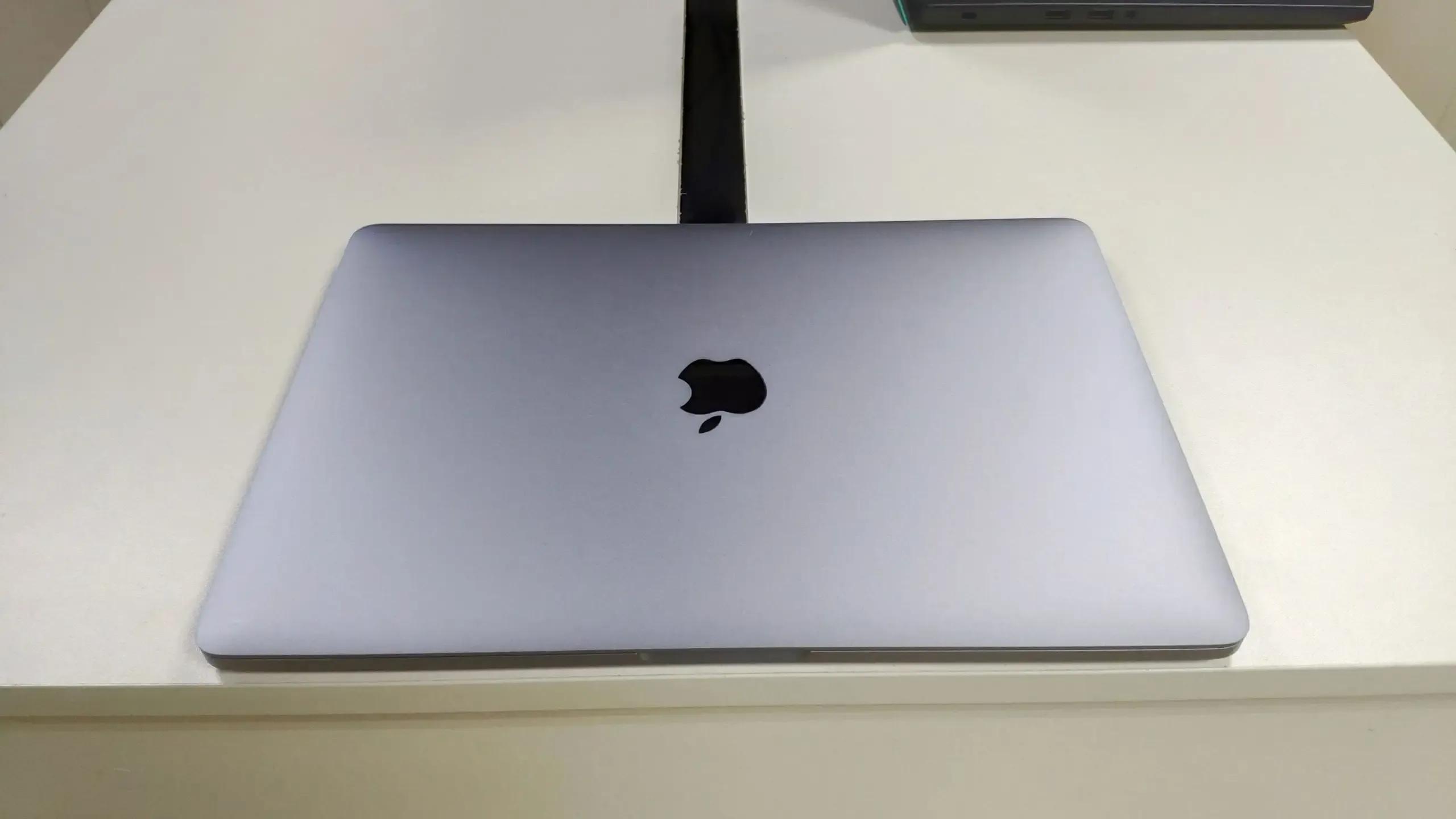 Apple podobno opracowuje swój pierwszy budżetowy komputer Mac, aby konkurować z Chromebookami