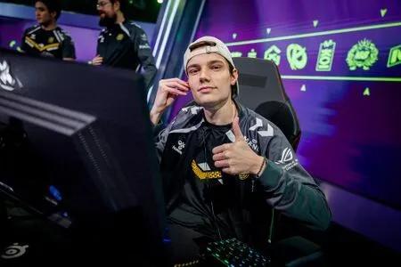 Plotka: CyvOph może dołączyć do NAVI przed VCT 2026 EMEA Stage 2