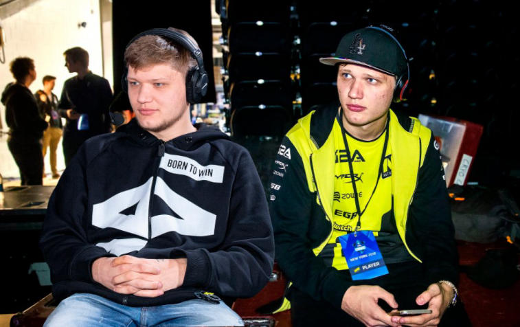 s1mple świętuje szóstą rocznicę gry dla NAVI. Zdjęcie 1